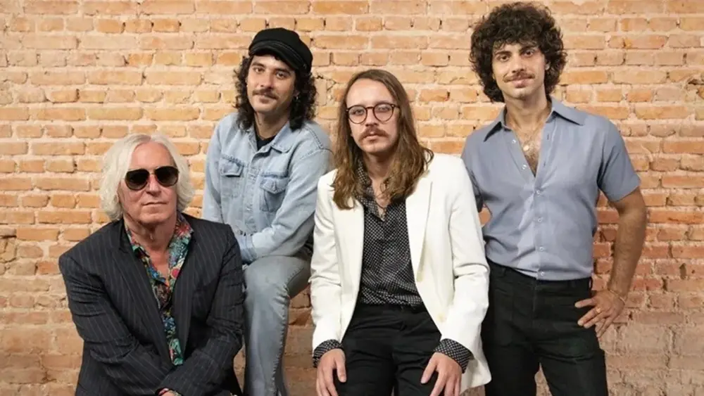 Colomy e Peter Buck (R.E.M.) lançam a faixa "Rádio