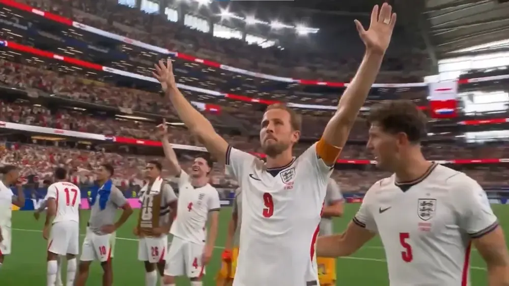 Inglaterra canta "Wonderwall" com torcida após vitória na Copa
