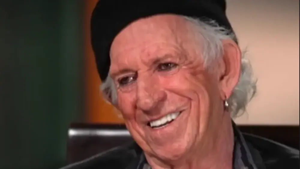 Keith Richards revela segredo para tocar Stones aos 82 anos