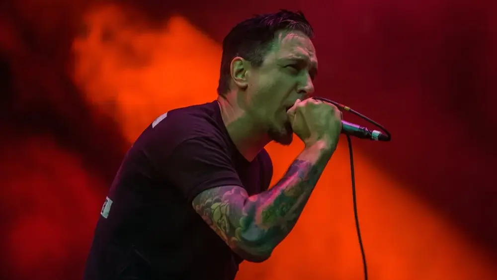 Lou Koller, vocalista do Sick of It All, morre aos 59 anos