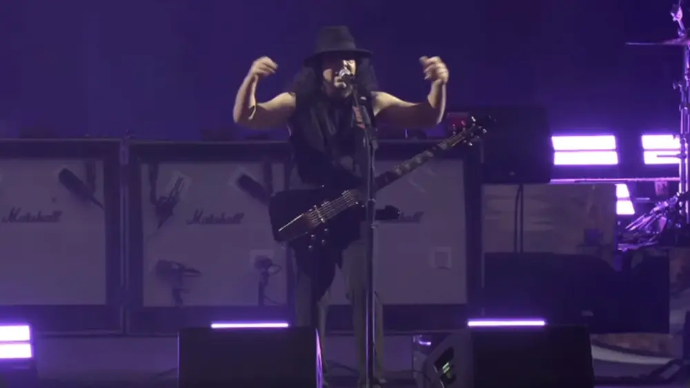 System Of A Down zoa Oasis em show na Inglaterra